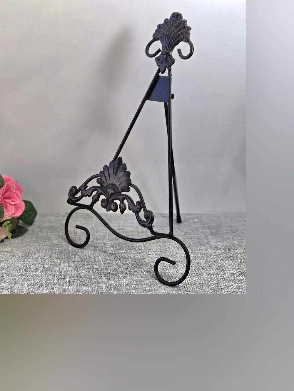 Ornate Lightweight Metal Tabletop Display Easel Stand 14.5" x 9" Scroll Black